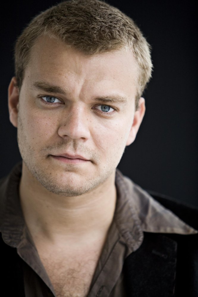 Pilou Asbaek